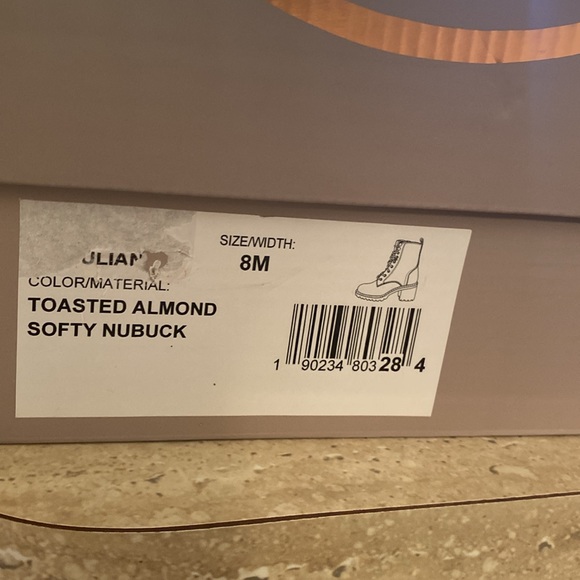 NWB Crown Vintage Genuine Suede, see pictures below - Picture 10 of 10